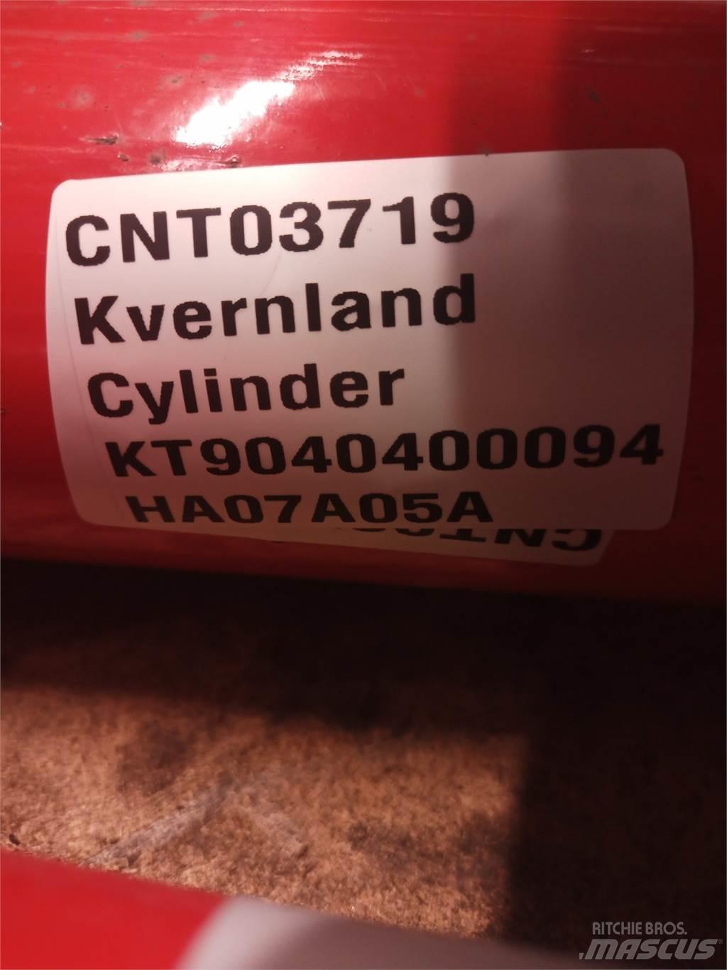 Kverneland 4232 芝刈り機