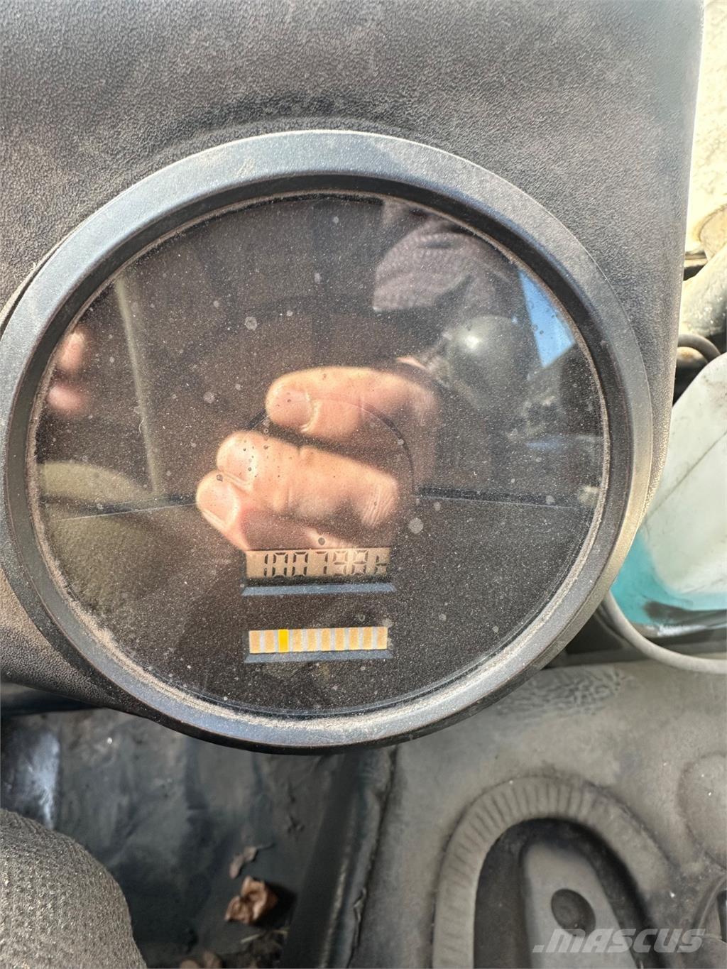 Linde E18 バッテリーフォークリフト