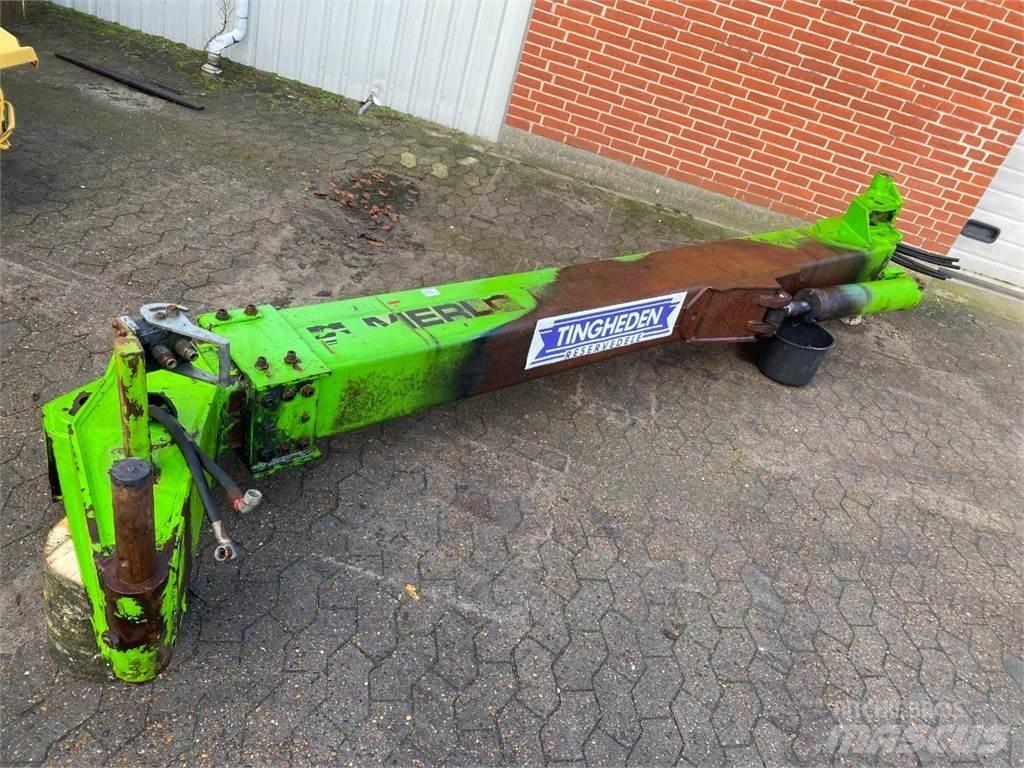 Merlo 28.7 ブーム、アーム