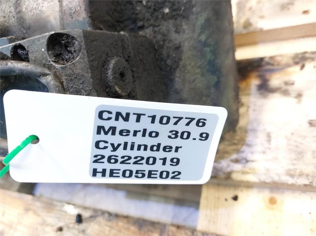 Merlo 30.9 油圧機