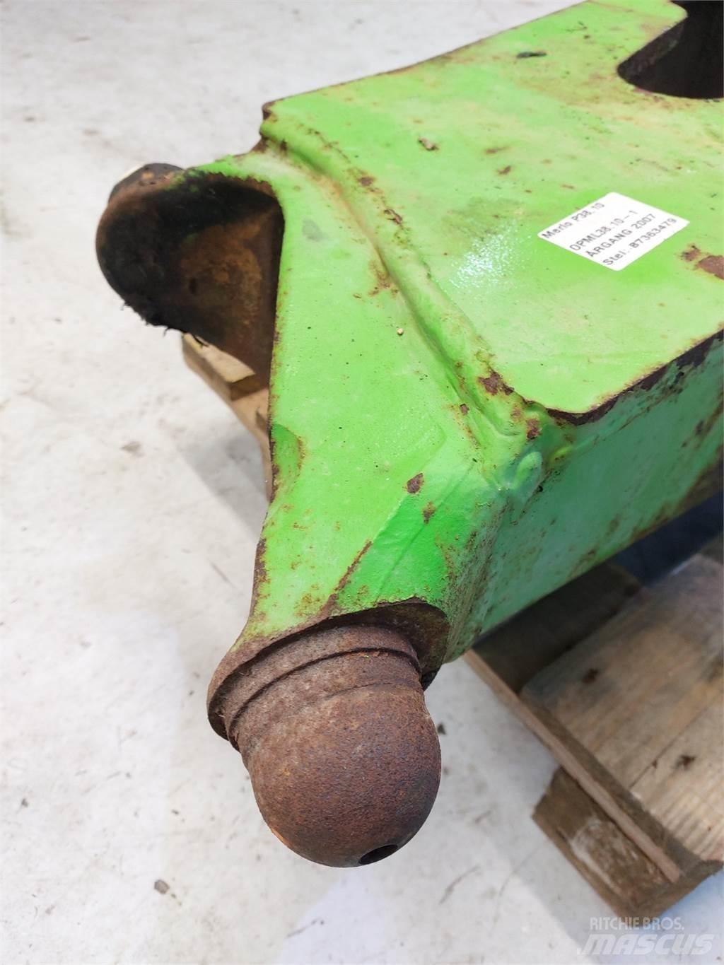 Merlo P38.10 アクスル