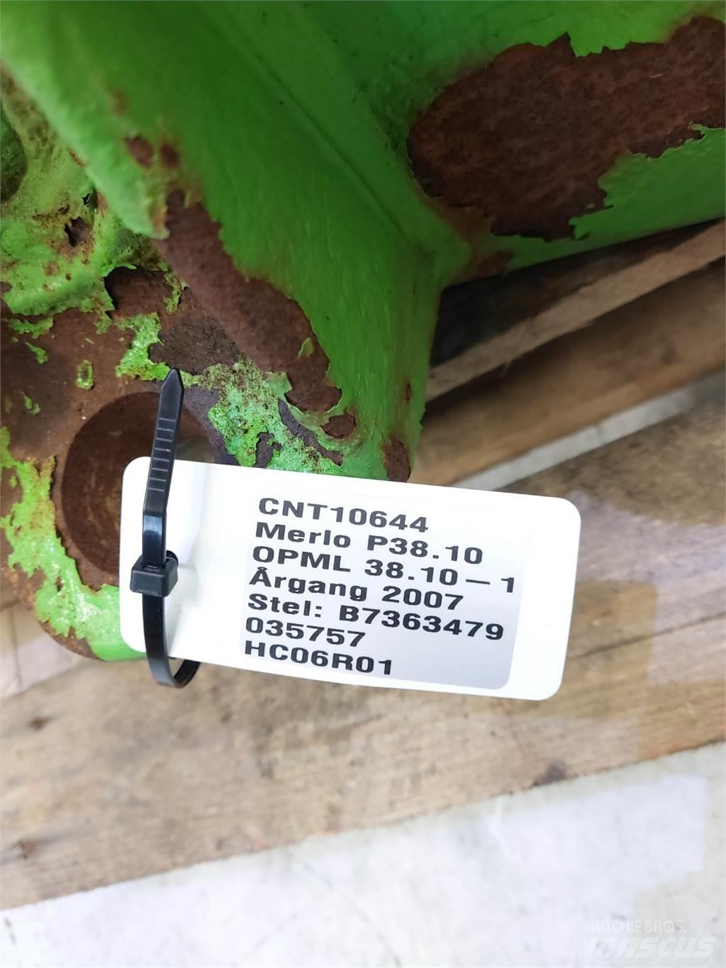 Merlo P38.10 アクスル