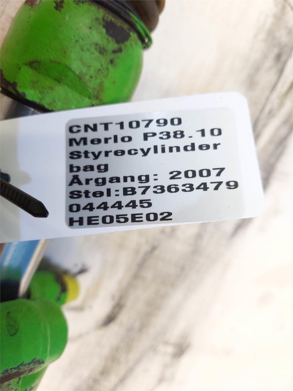 Merlo P38.10 油圧機
