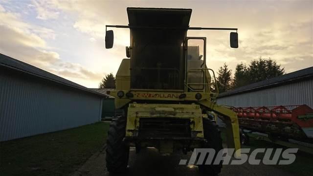 New Holland 1550 コンバイン
