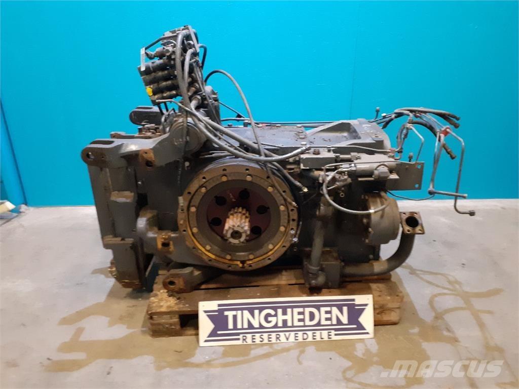 New Holland 8770 トランスミッション