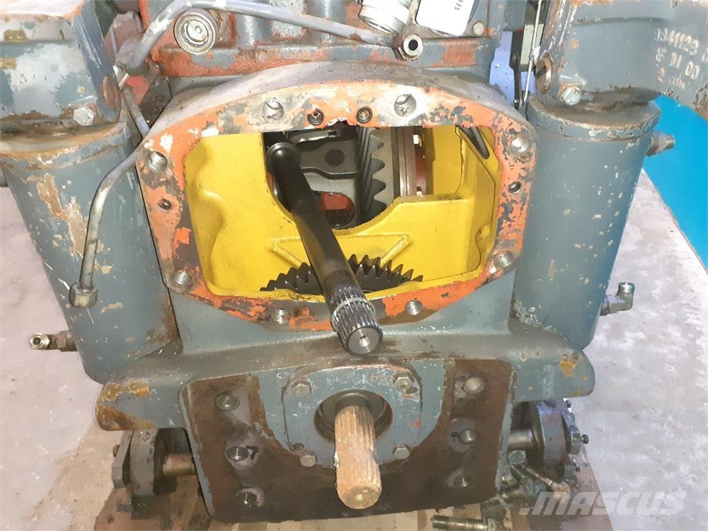 New Holland 8770 トランスミッション