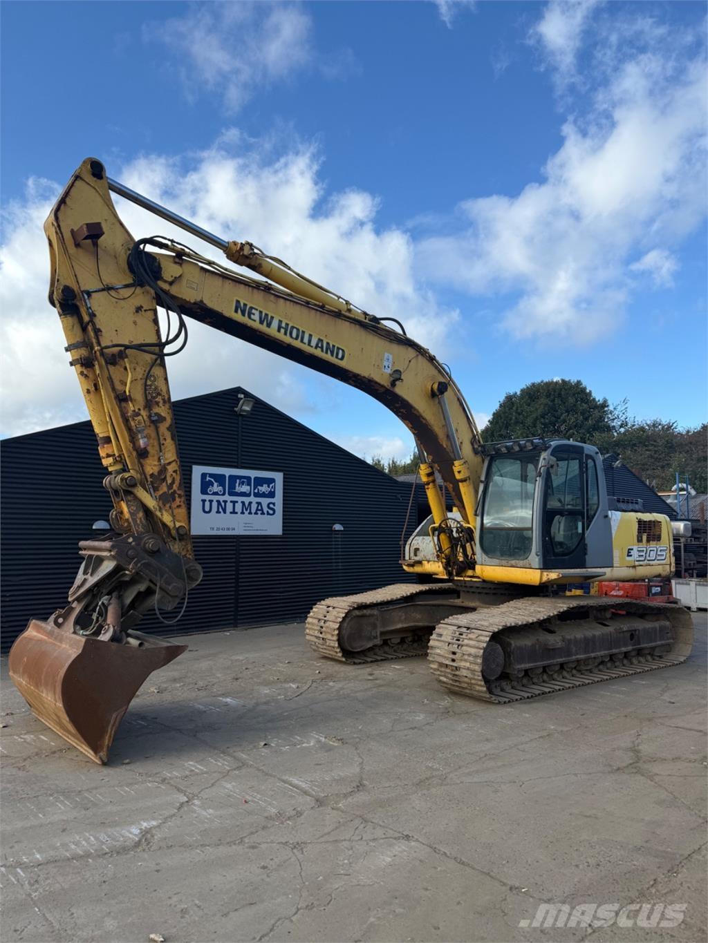 New Holland E305 大型油圧ショベル12t以上（パワーショベル・ユンボ）