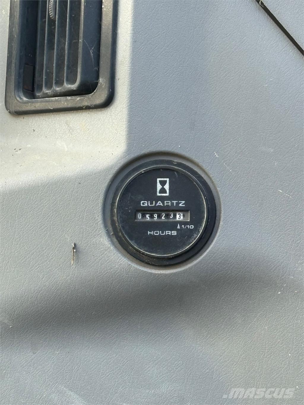 New Holland E305 大型油圧ショベル12t以上（パワーショベル・ユンボ）