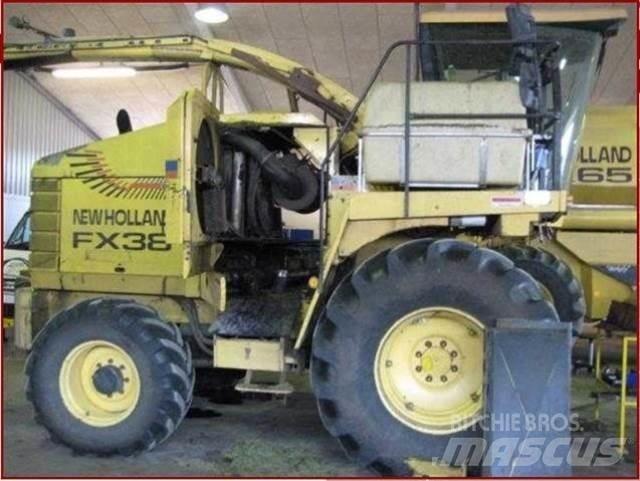 New Holland FX38 自走式フォレージハーベスター