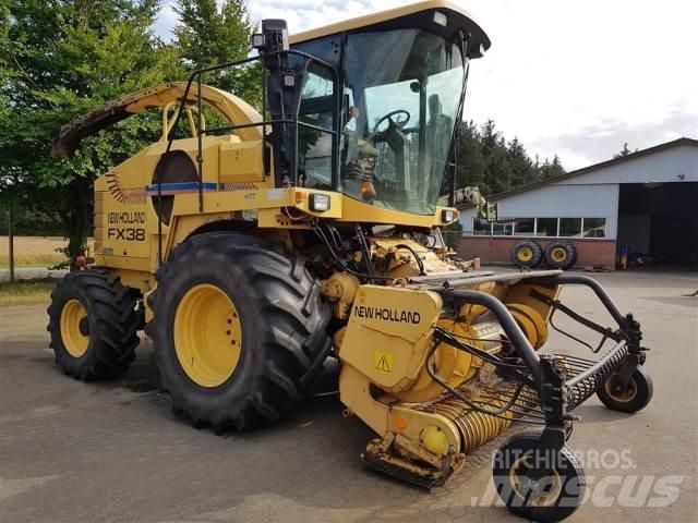 New Holland FX38 自走式フォレージハーベスター