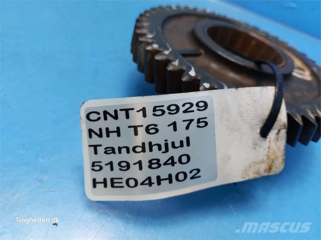 New Holland T6 トランスミッション