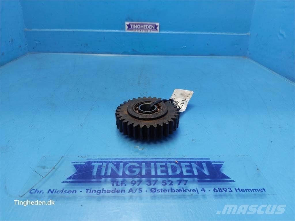 New Holland T6 トランスミッション