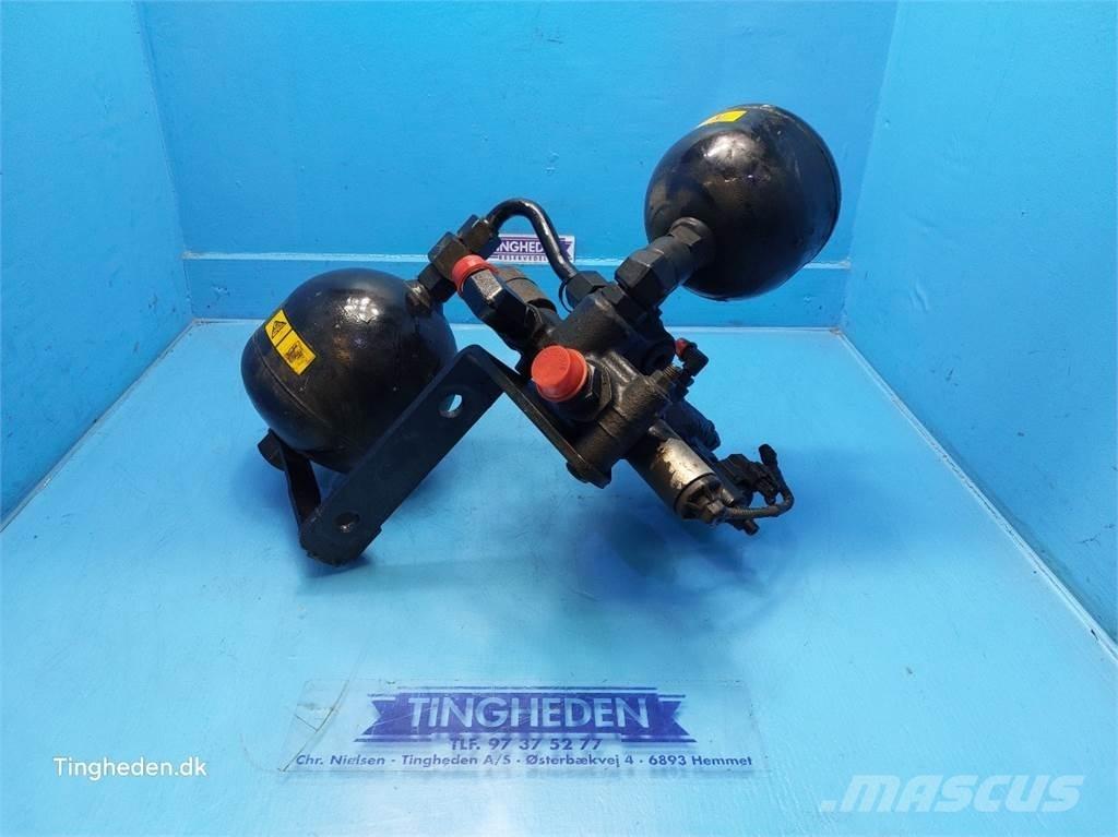 New Holland T6 油圧機