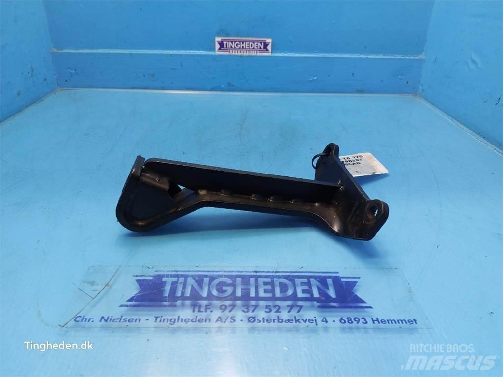 New Holland T6 キャビン及び内装