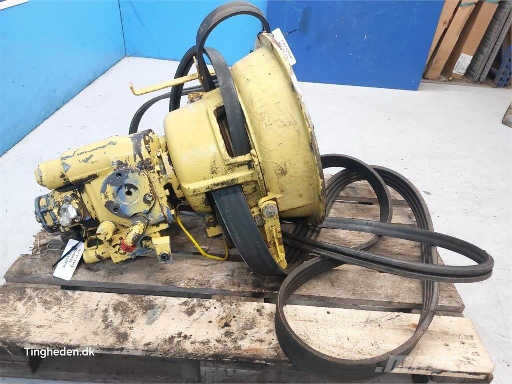 New Holland TF44 油圧機