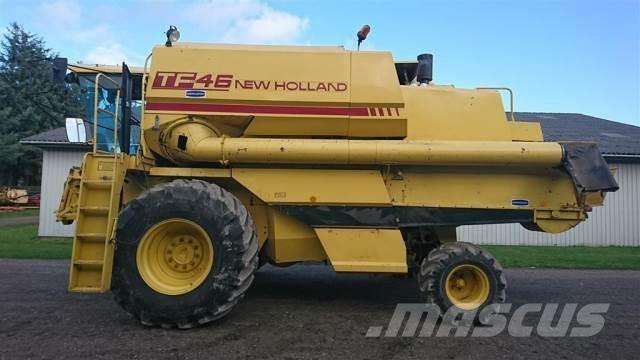 New Holland TF46 コンバイン