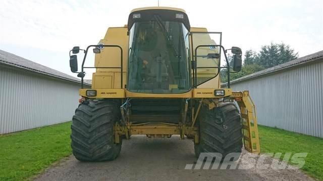 New Holland TF78 コンバイン
