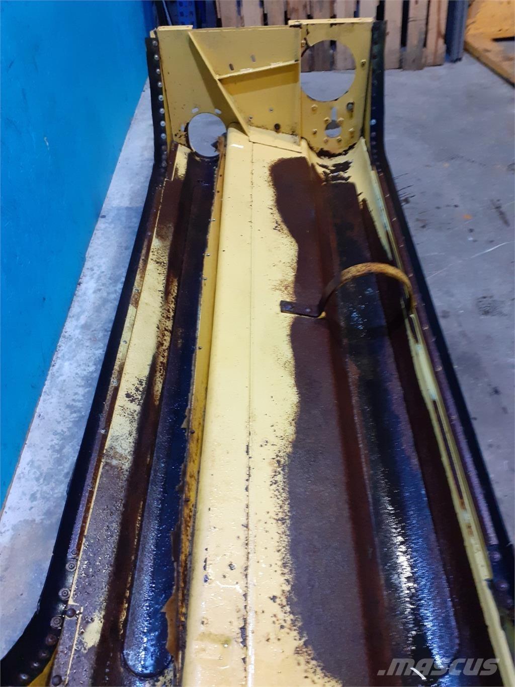 New Holland TF78 砂と塩撒き専用車
