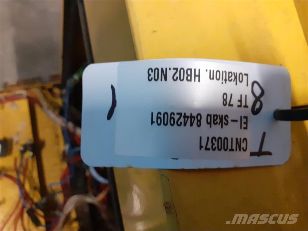 New Holland TF78 電子機器