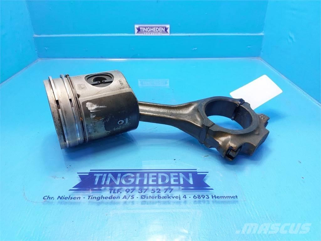 New Holland TF78 エンジン
