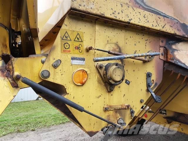 New Holland TX68 コンバイン
