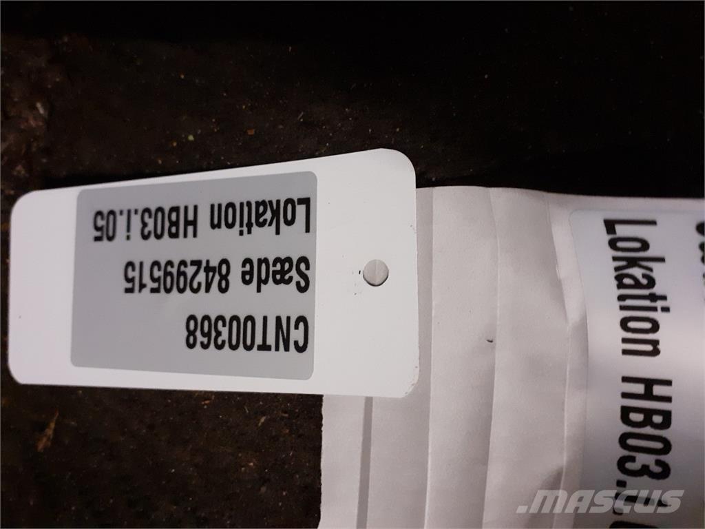 New Holland TX68 キャビン及び内装