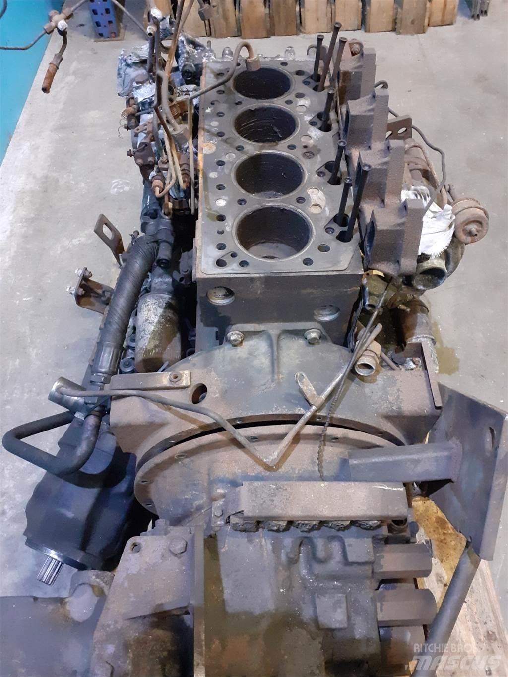 Perkins 1004-40T エンジン