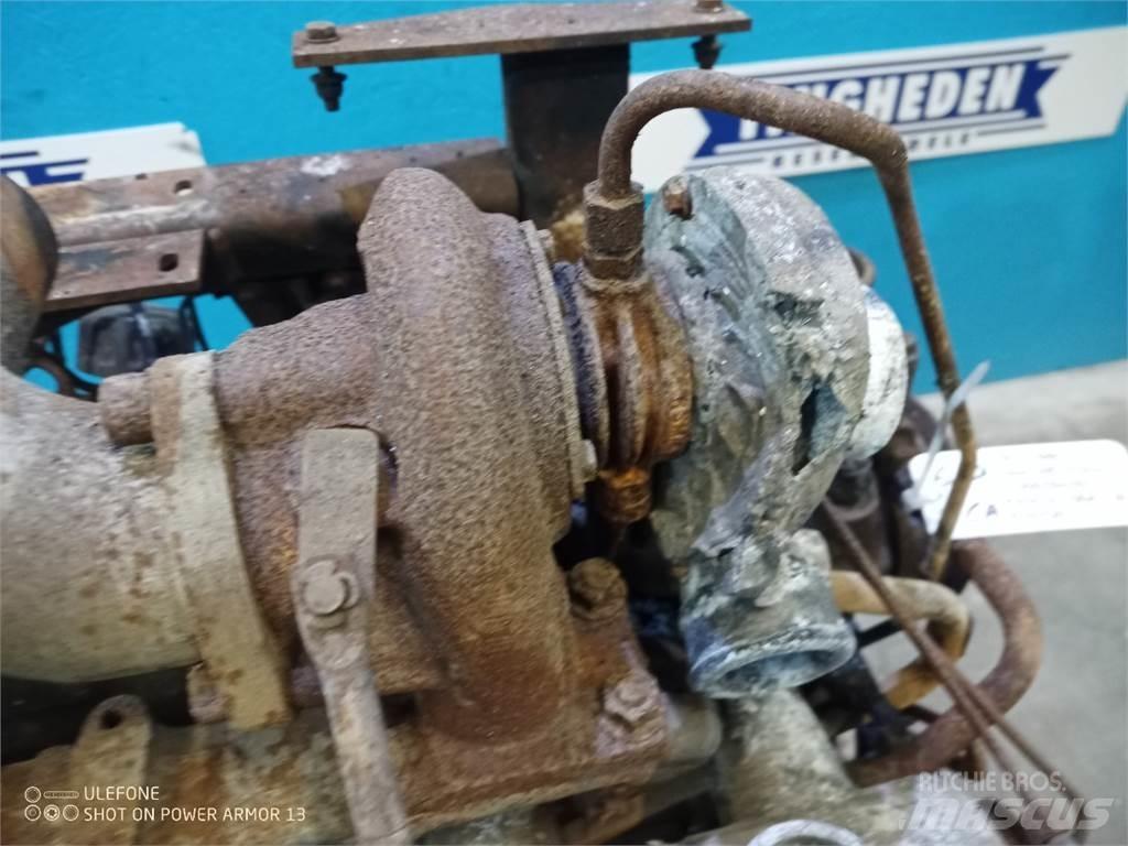 Perkins 1004-4T エンジン