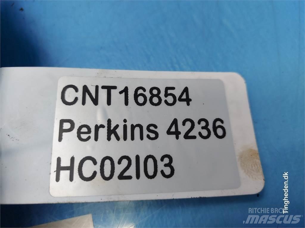 Perkins 4.236 エンジン