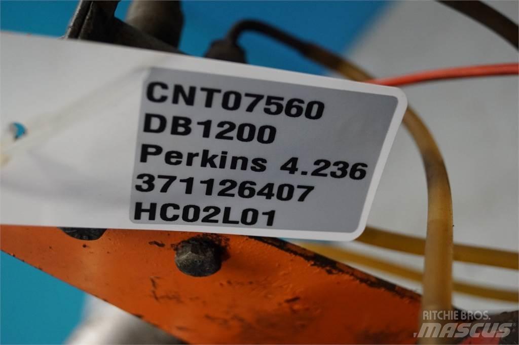 Perkins 4236 エンジン