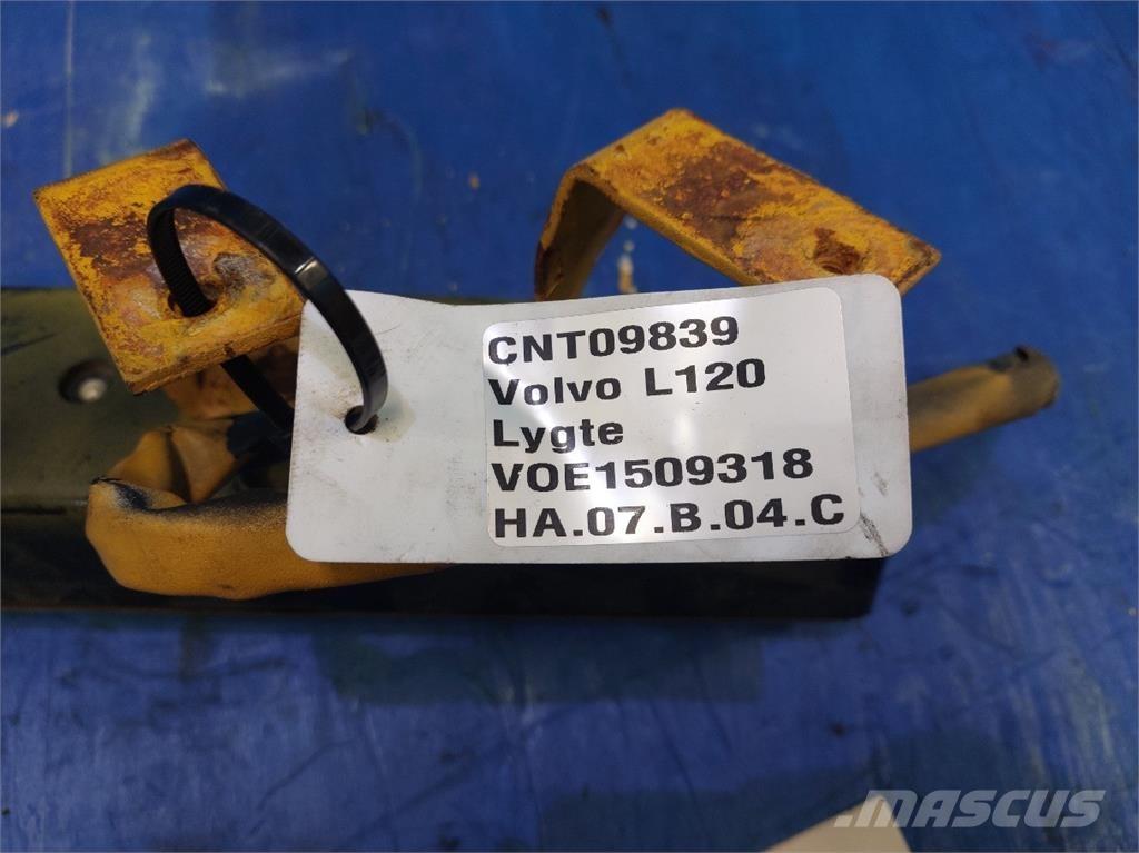 Volvo L120 ホイールローダー・タイヤショベル