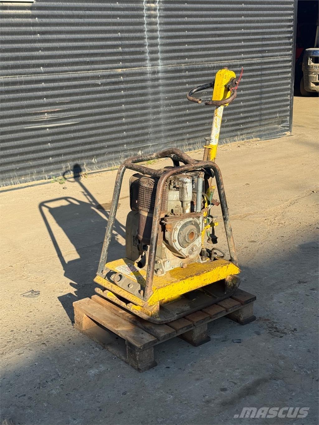Wacker DPU2950 プレートコンパクター