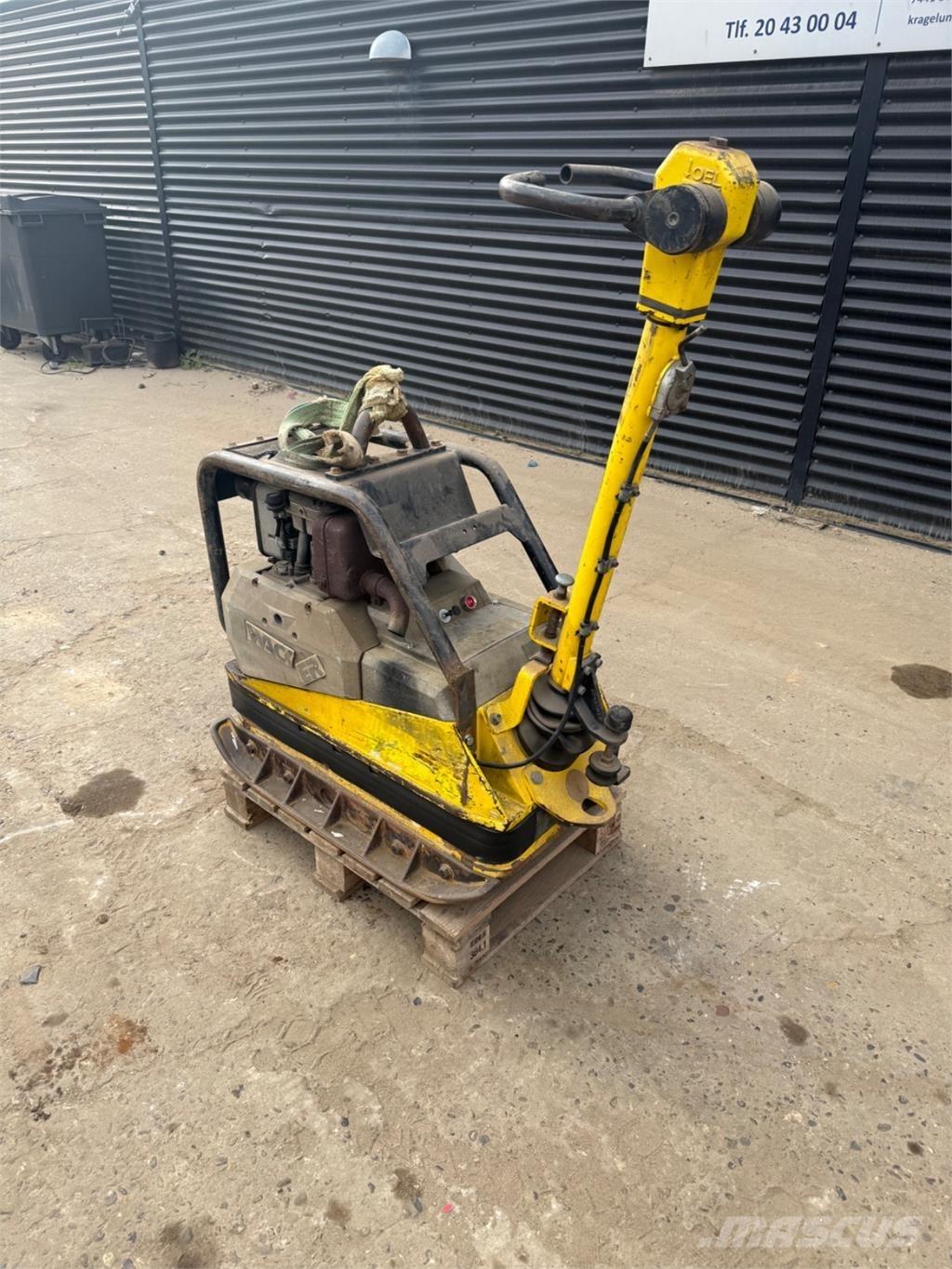 Wacker DPU5045 プレートコンパクター