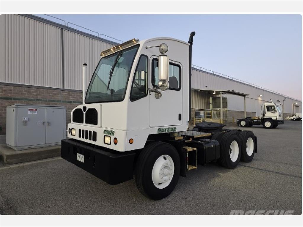 Autocar ACTT64 ターミナルトラクター