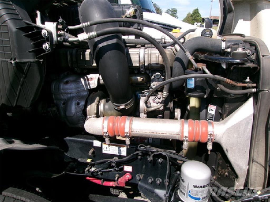 Freightliner 126 中古トラクターヘッド | トレーラーヘッド