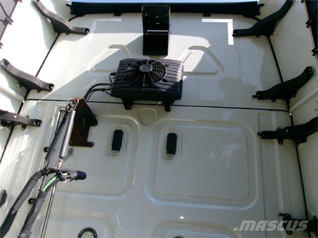 Freightliner 126 中古トラクターヘッド | トレーラーヘッド