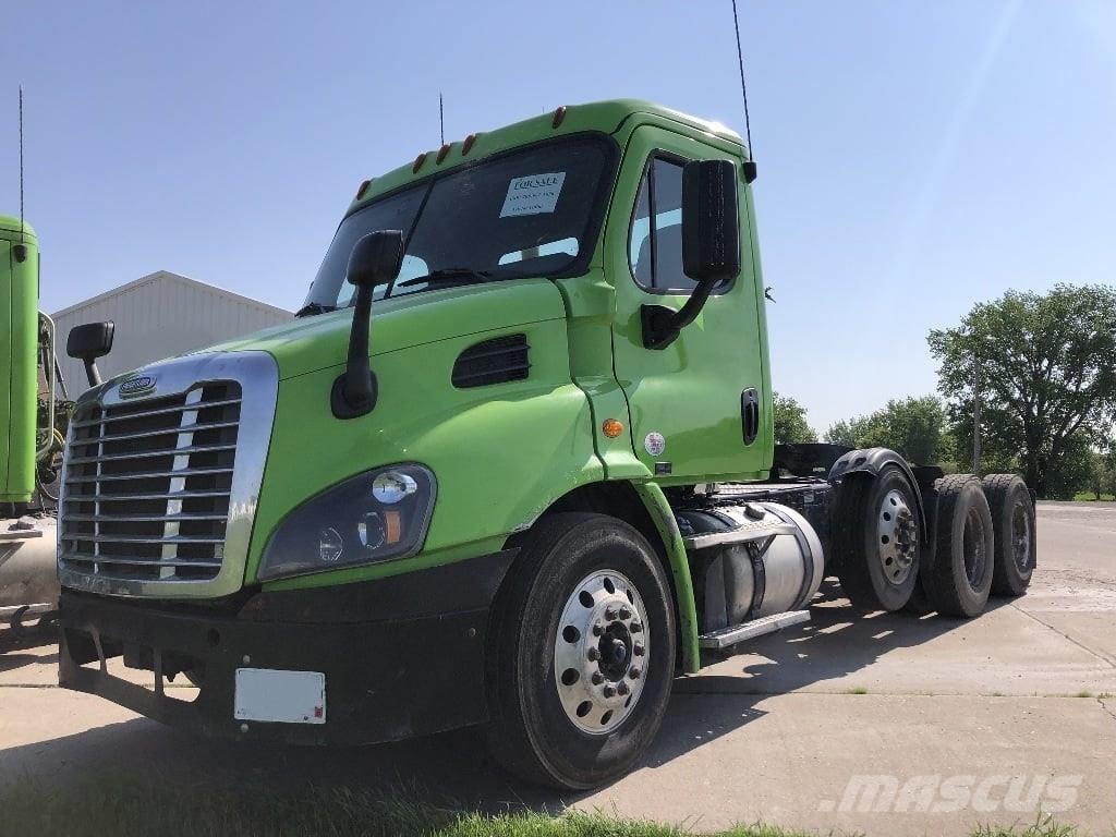 Freightliner CA113 中古トラクターヘッド | トレーラーヘッド