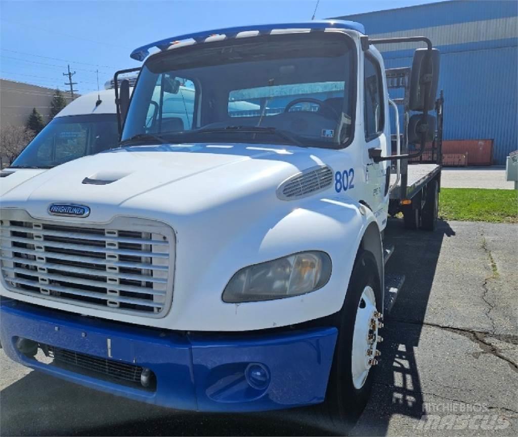 Freightliner M2 平ボディー