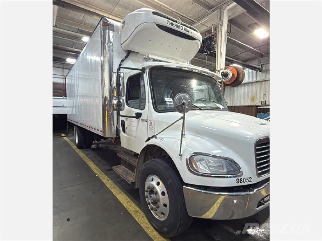 Freightliner M2 冷凍冷蔵車