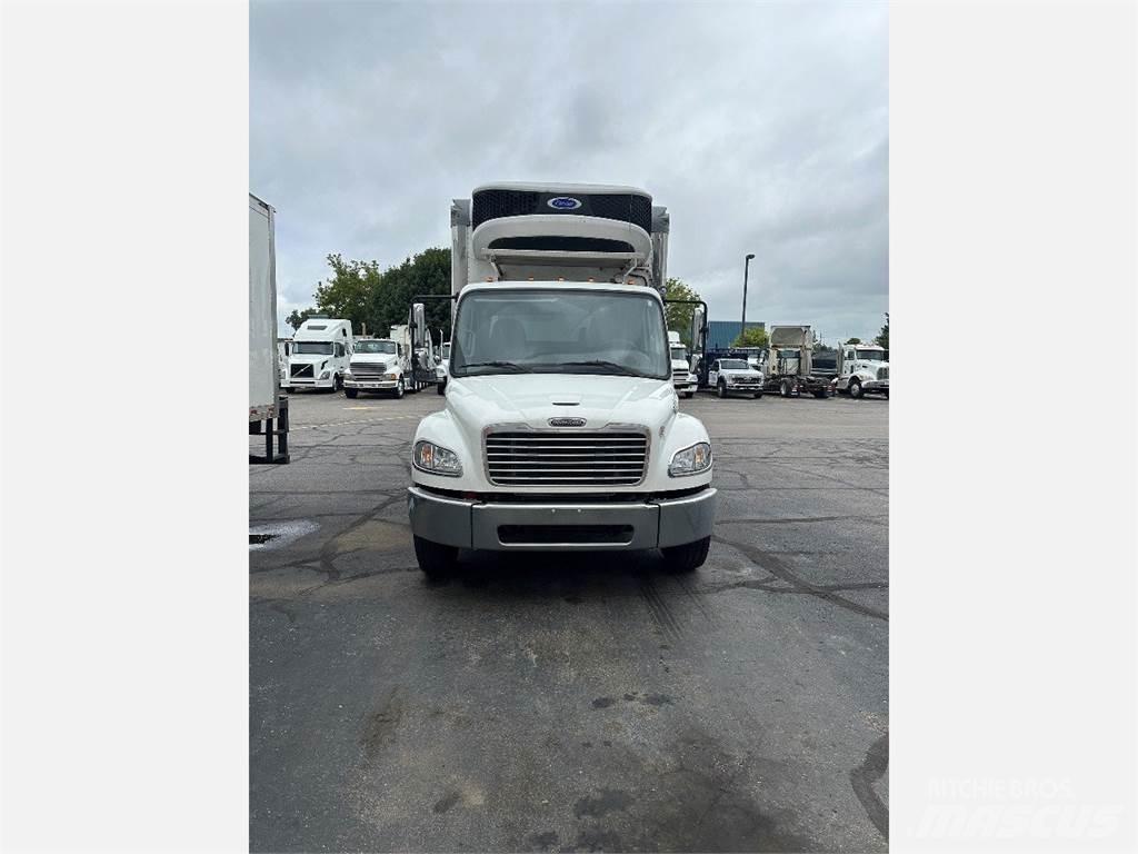 Freightliner M2 106 冷凍冷蔵車