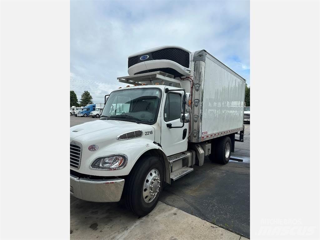 Freightliner M2 106 冷凍冷蔵車