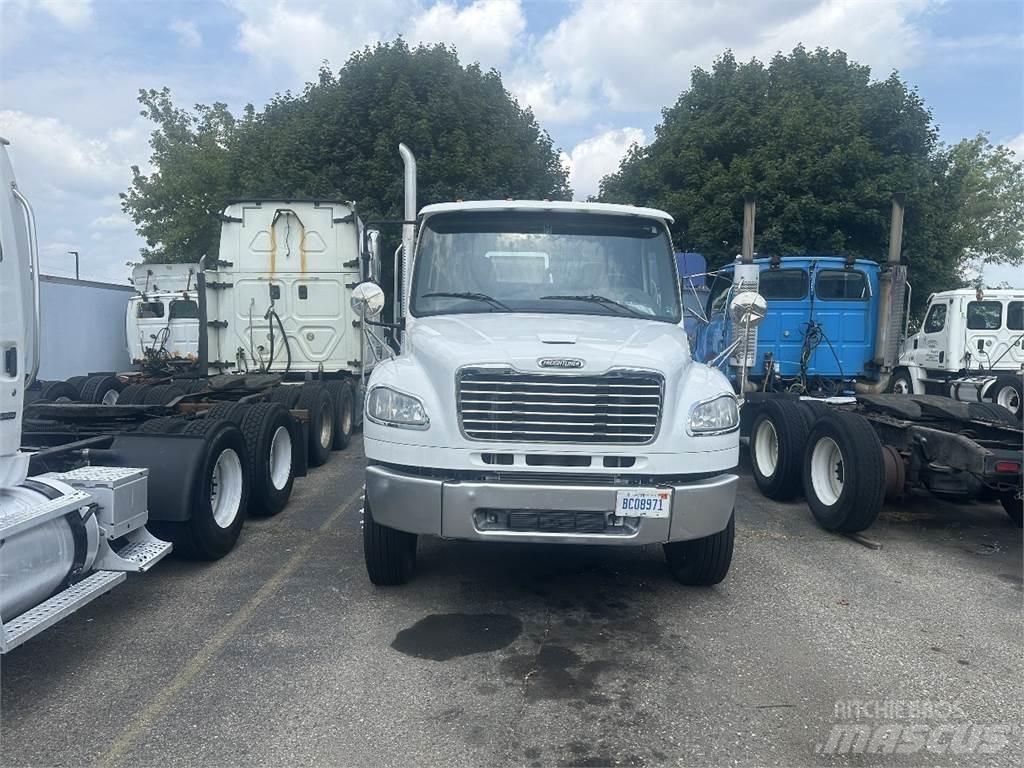 Freightliner M2 106 中古トラクターヘッド | トレーラーヘッド
