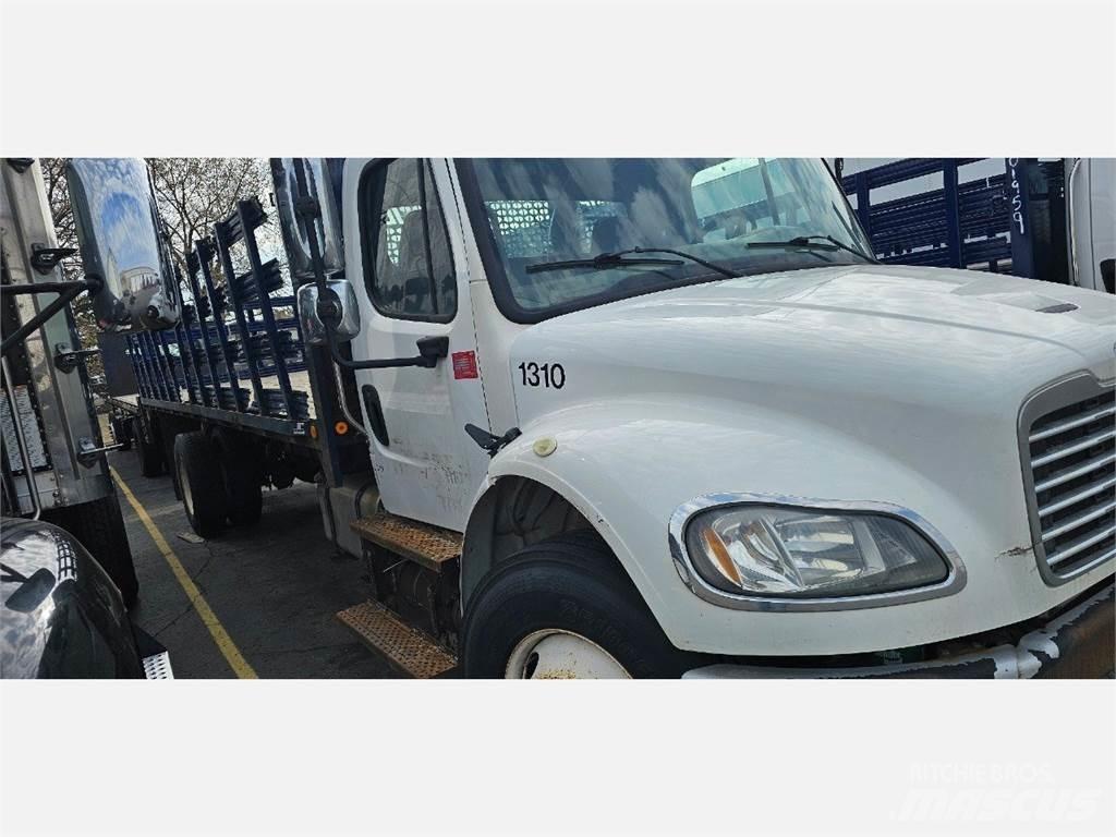 Freightliner M2 106 平ボディー