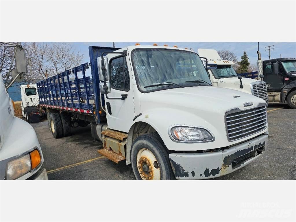 Freightliner M2 106 平ボディー