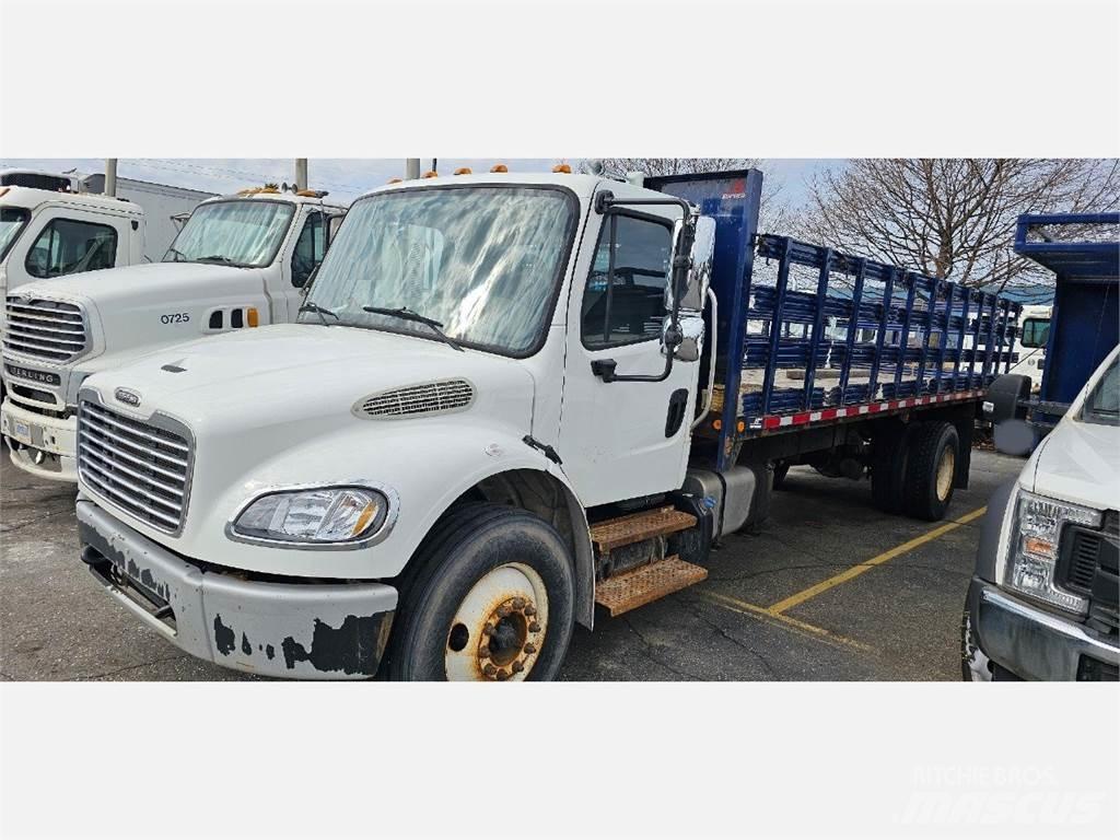 Freightliner M2 106 平ボディー