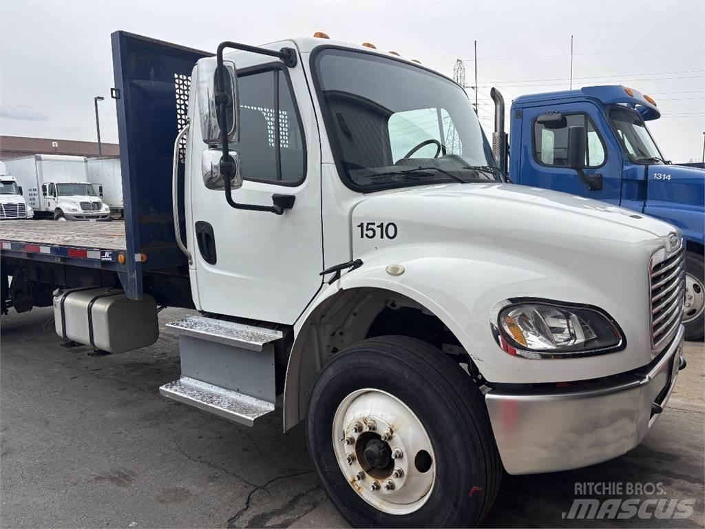 Freightliner M2 106 平ボディー
