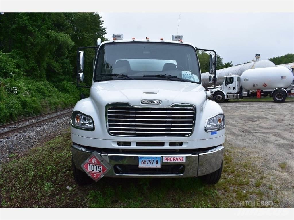 Freightliner M2-106 その他トラック