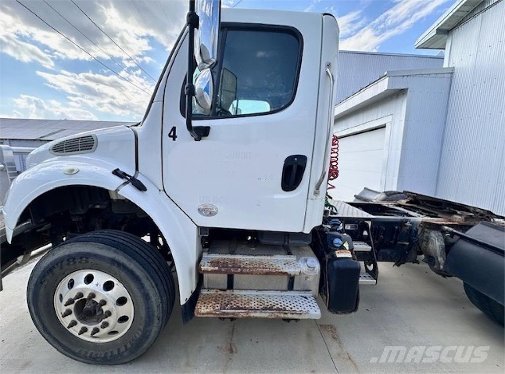 Freightliner M2 106 中古トラクターヘッド | トレーラーヘッド