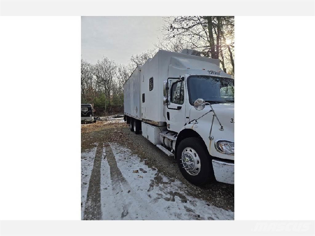 Freightliner M2-112 ボックスボディー、ウイング、箱車