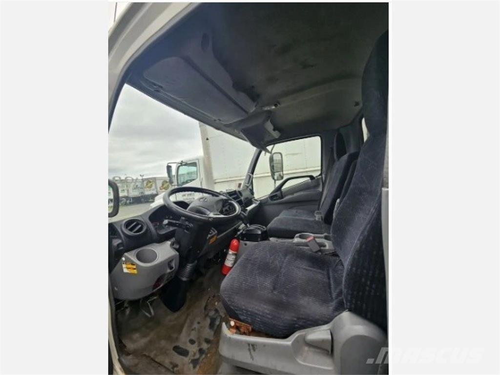 Hino 195 冷凍冷蔵車